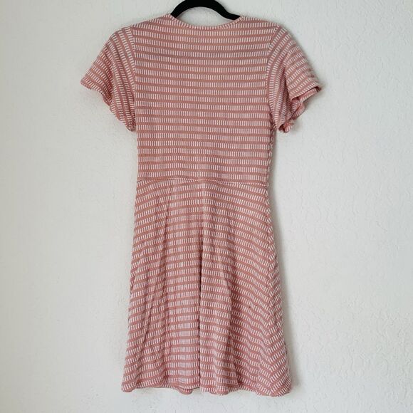 Caution to the Wind Dress Women M Pink White Faux Wrap Stretch Mini Trad Wife - Picture 2 of 7